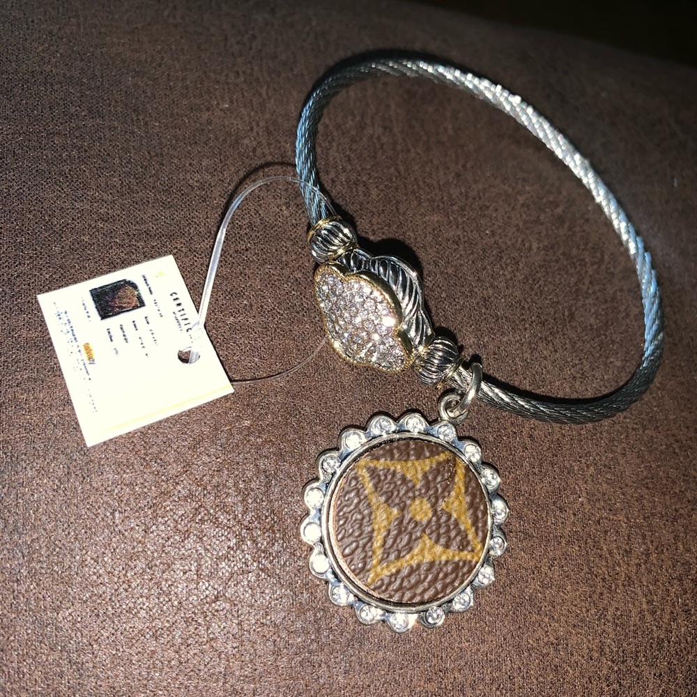 Bracelet (NEW)